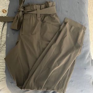 Athleta skyline Pant Olive Size 6